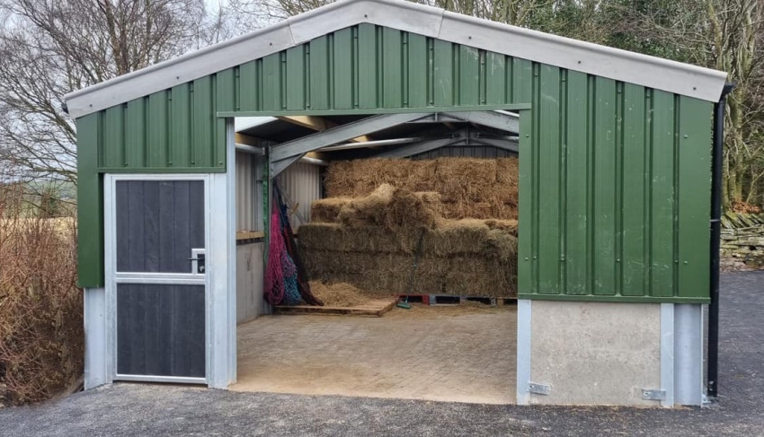Small Barn for Hay and Equipment Storage A nice little building supplied and erected for an existing customer. Always nice to be invited back...